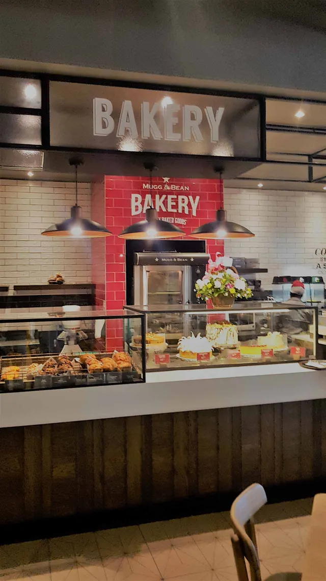 Signage: Mugg & Bean