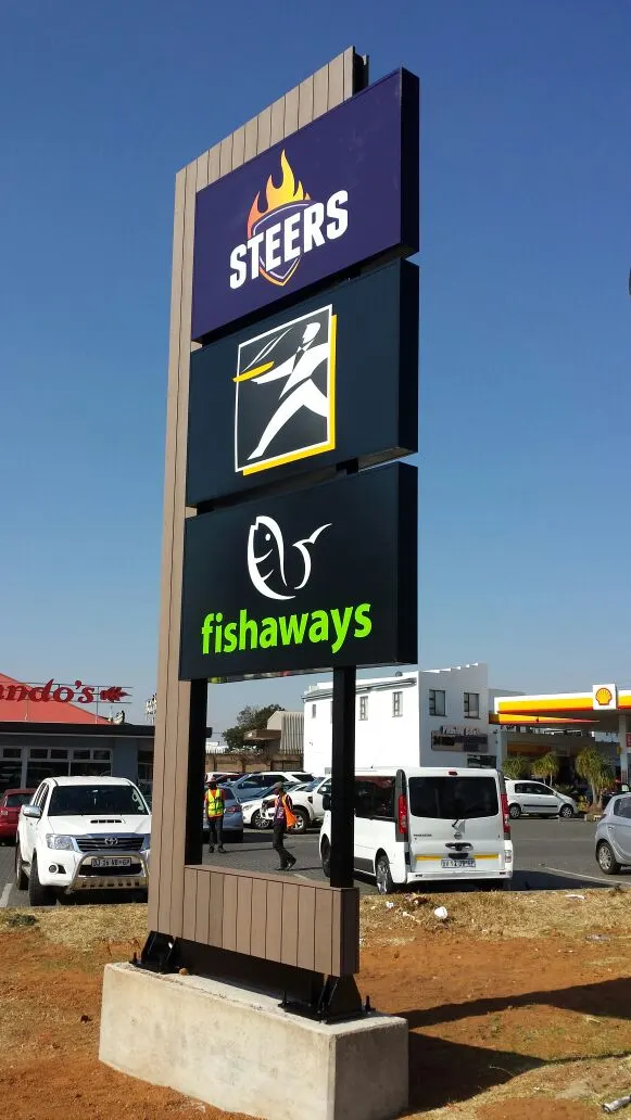 Steers — exterior signage, photograph 5