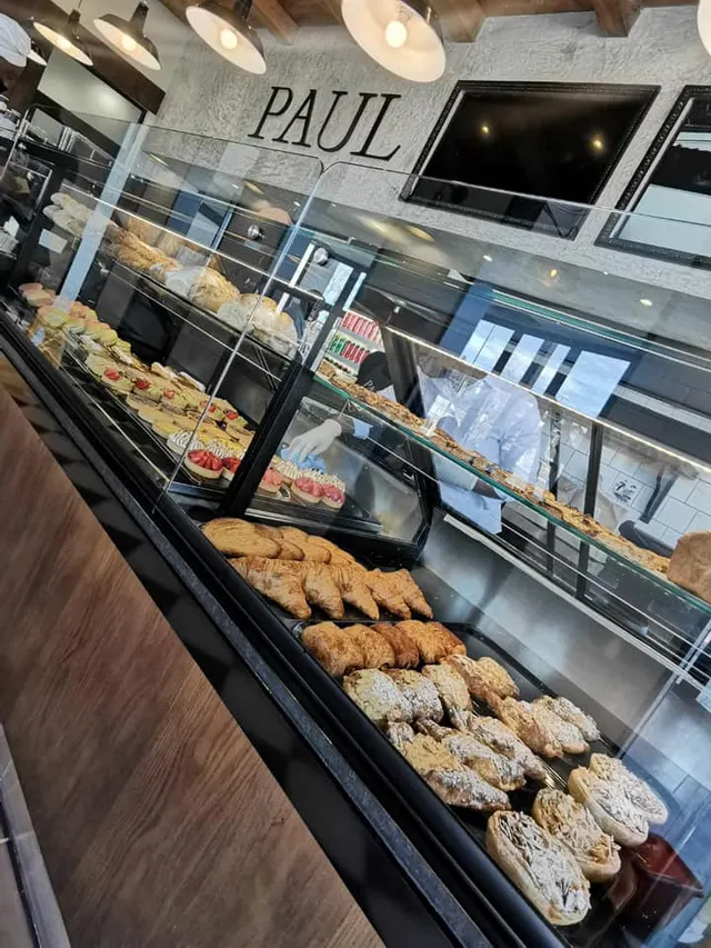 Paul Polofields counter display