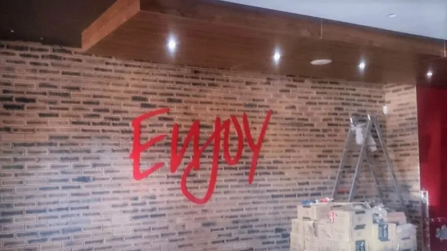 Wimpy — detail signage, photograph 9