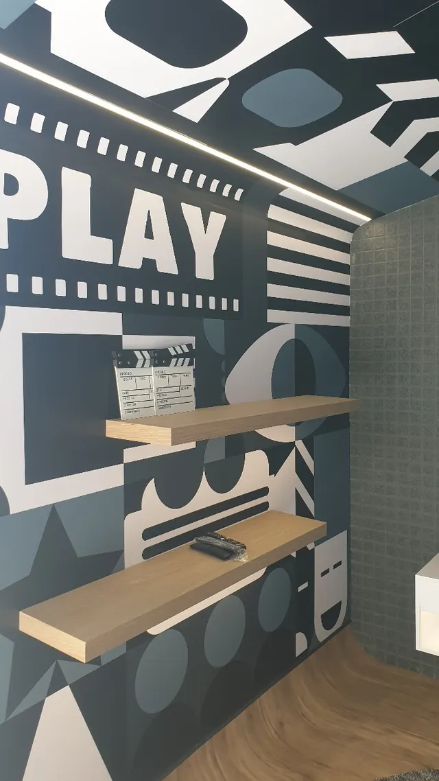 DSTV Play interior display
